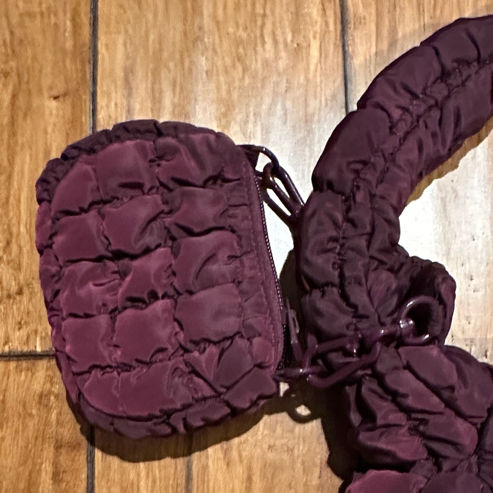 Quilted Ruffle Shoulder Bag in Burgundy - Picture 2 of 3